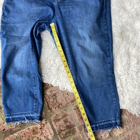 Torrid Sky High Skinny Crop Button Fly Frayed Hem Jeans Size 20 - Picture 11 of 12